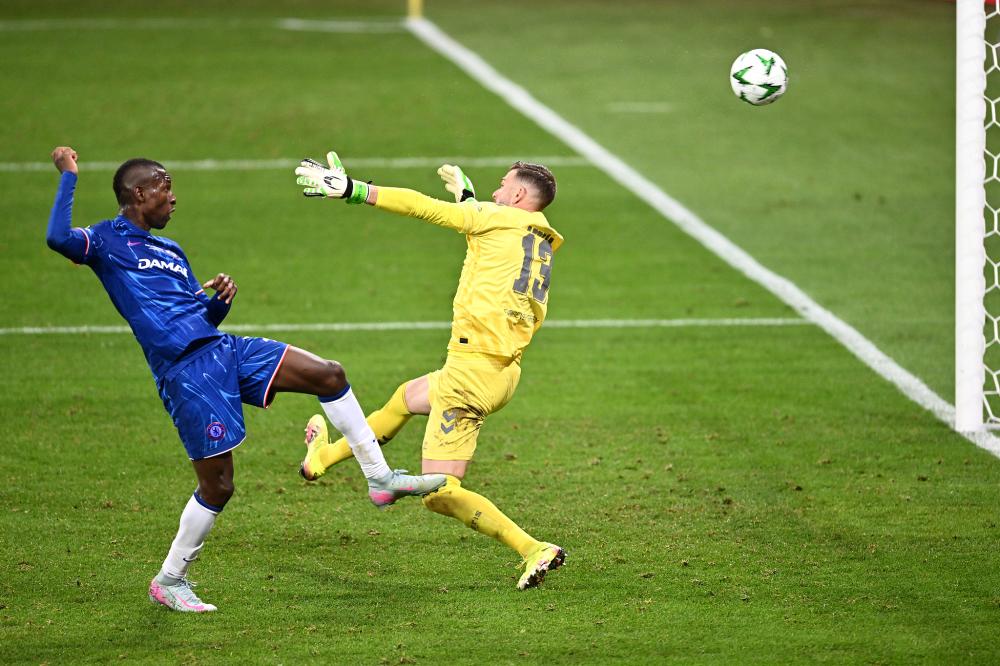 篮球火箭球队战术布置调整